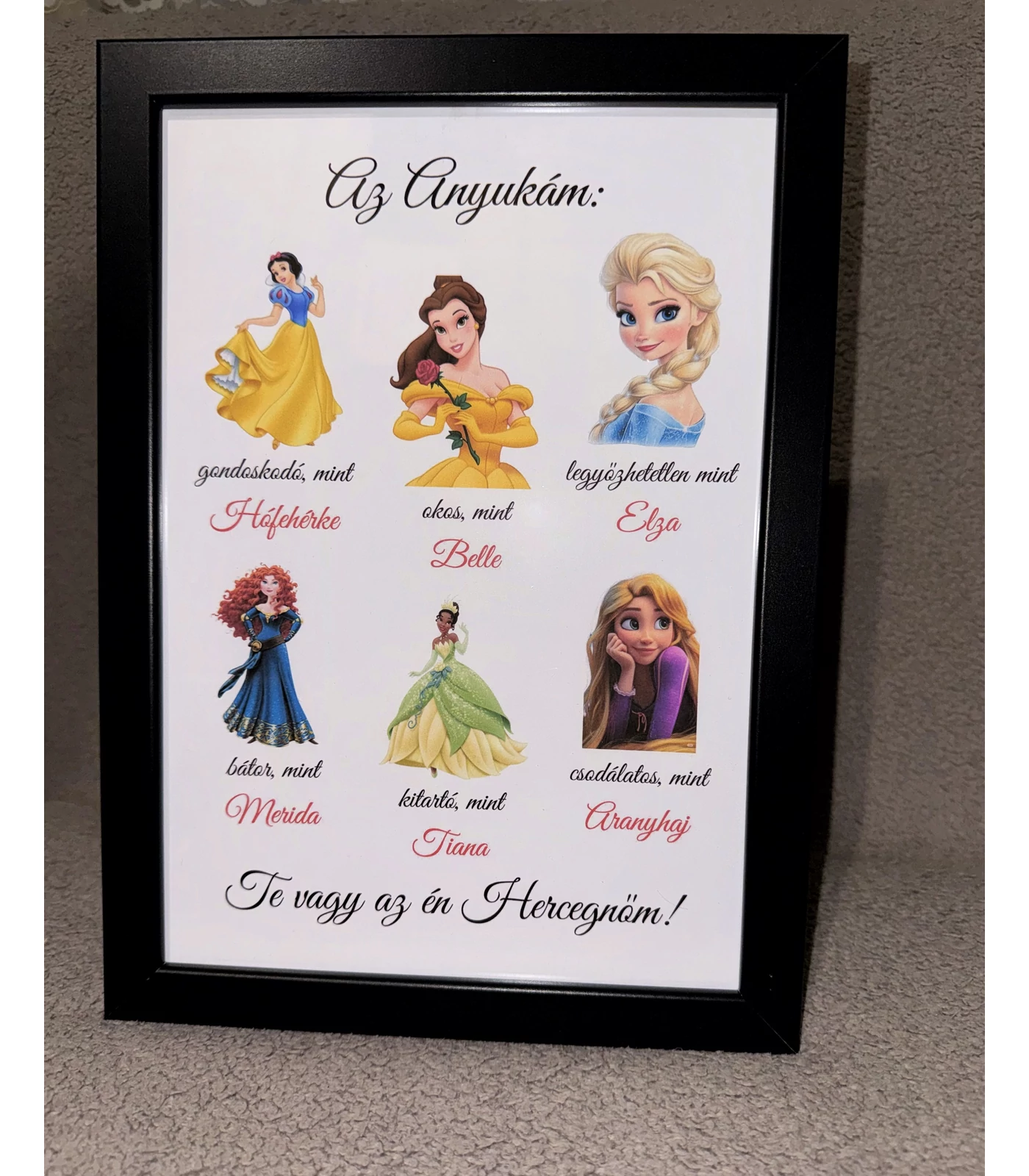 Hercegnős Anyák napi falikép – „Az Anyukám” személyre szabható ajándék