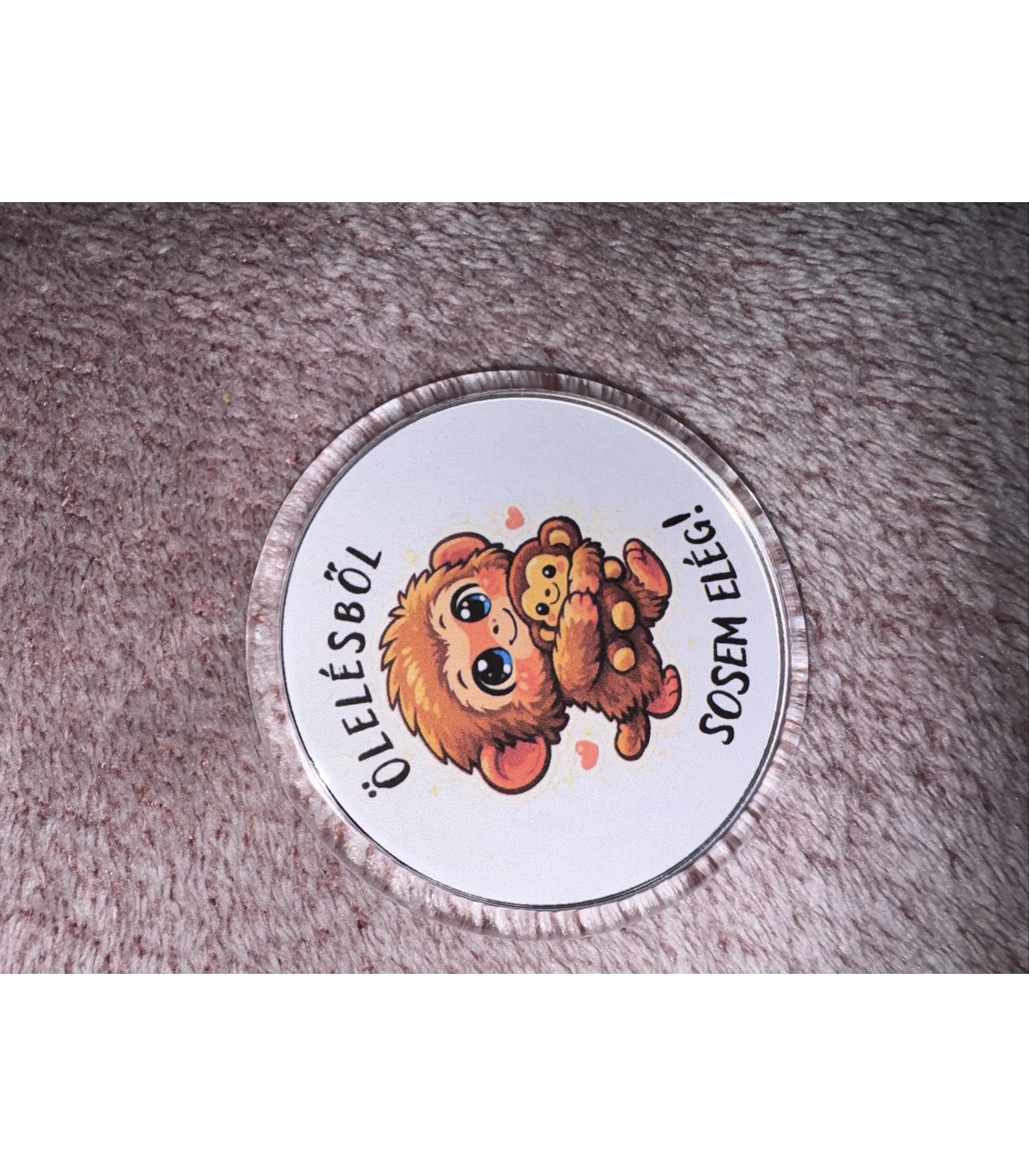 Hűtőmágnes - Ölelésből sosem elég