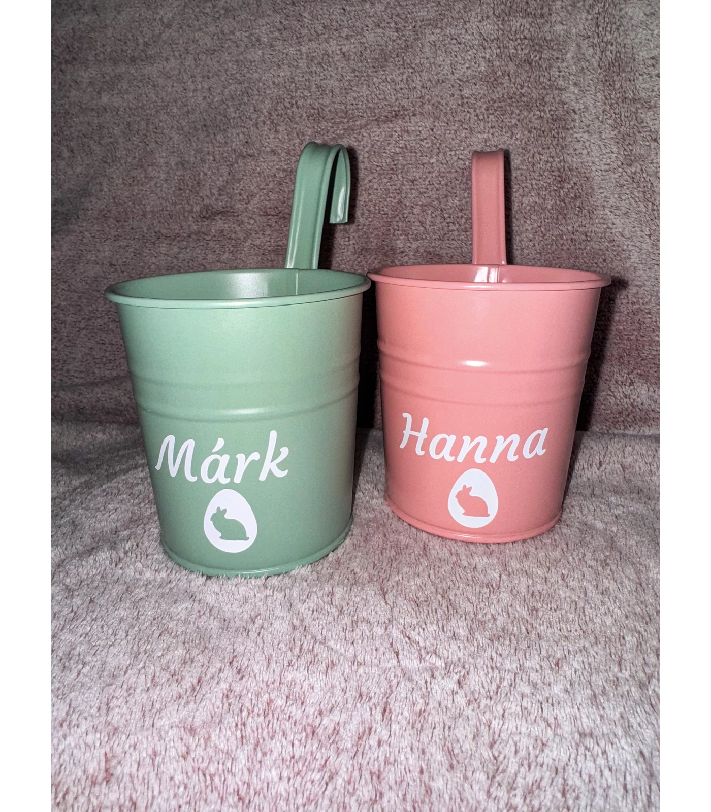 Személyre szabott tojásgyűjtő kaspó – húsvéti névvel