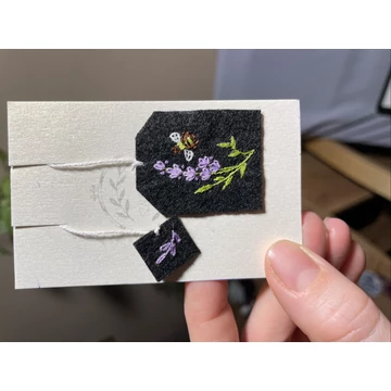 Hímzett könyvjelző